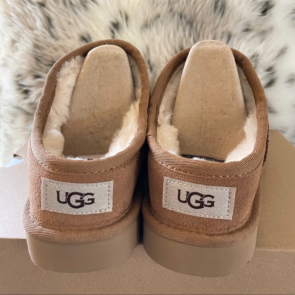 Ugg classic chestnut slipper size 9